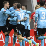 El Leverkusen de Piero Hincapié gana y está más cerca del título